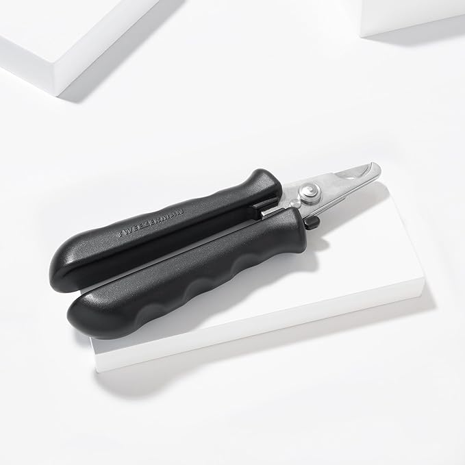 Tweezerman Large Nail Clippers for Dogs & Cats, Manual Professional Cat & Dog Nail Trimmer with Ergonomic Handle