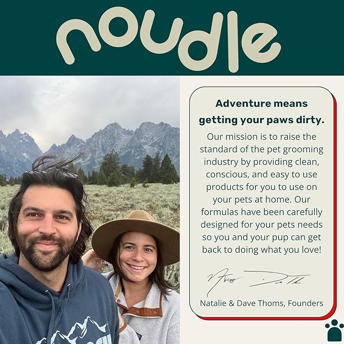 Pets - Gift Set with Travel Bag and Scrubber, Moisturizing and Gentle All Natural pet Shampoos with Aloe and Oatmeal