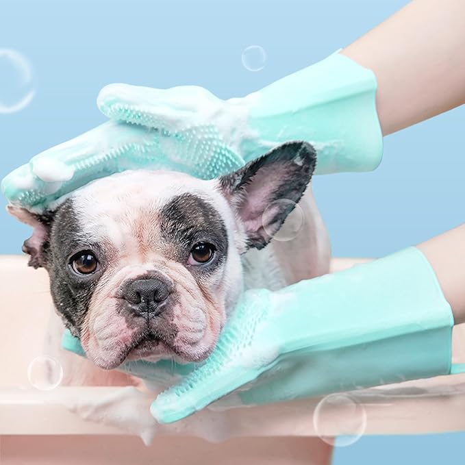 Pet Grooming Gloves，Heat-Resistant Silicone Gloves with High-Density Teeth for Enhanced Massaging and Bathing of Dogs and Cats (Green, 1 Pair)