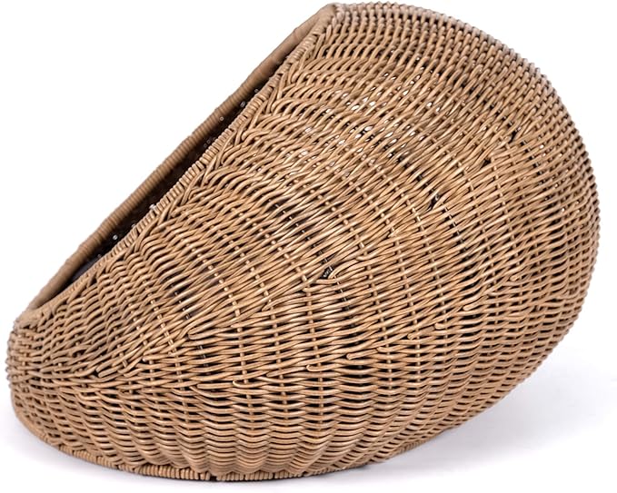 D+GARDEN Wicker Cat Bed Dome for Medium Indoor Cats - a Covered Cat Hideaway Hut of Faux Rattan Houses Pets in Dome Basket, Washable