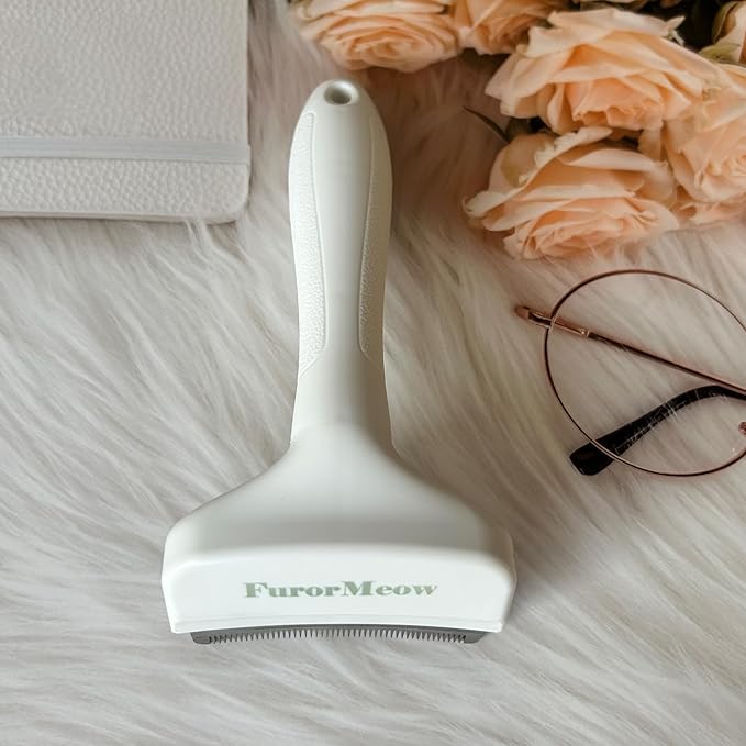 Pet Deshedding Tool with Curve Blade, Cat Grooming Brush, Tight V-shaped Teeth Shedding Comb for Cat and Small Dog (White, Small)