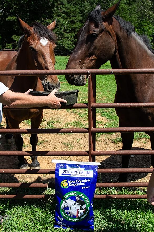 New Country Organics | Elite Horse Feed for Horses Under The Stresses of Competition and Travel | Corn-Free and Soy-Free | 14% Protein | Certified Organic and Non-GMO | Grain & Oats Feeder 40 lbs